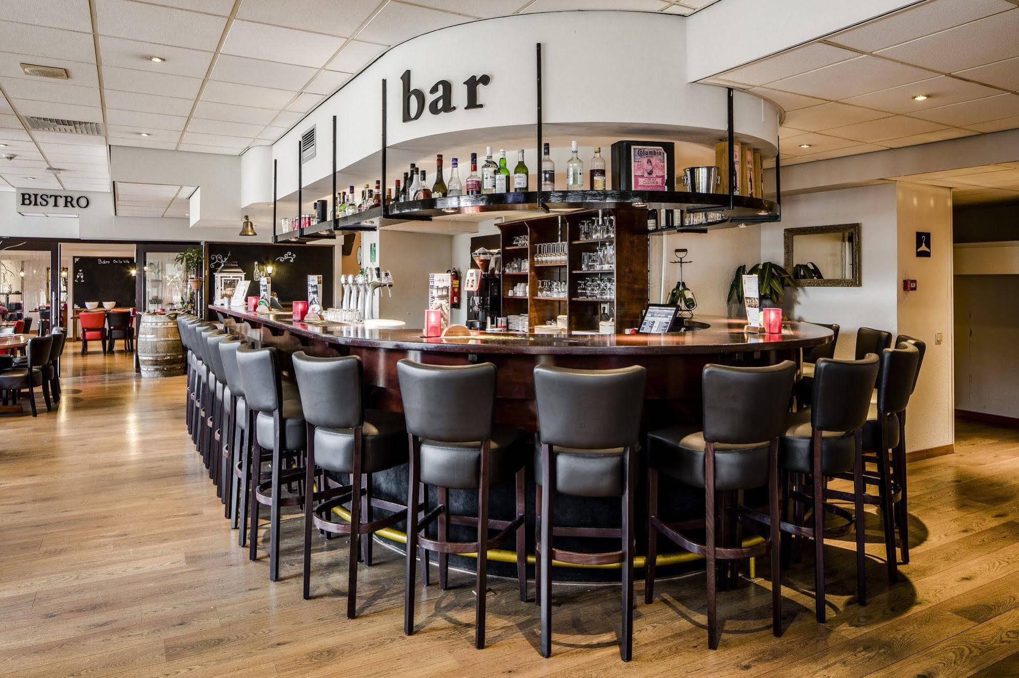 City Hotel טרנוזן מראה חיצוני תמונה