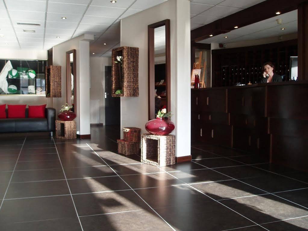 City Hotel טרנוזן מראה חיצוני תמונה
