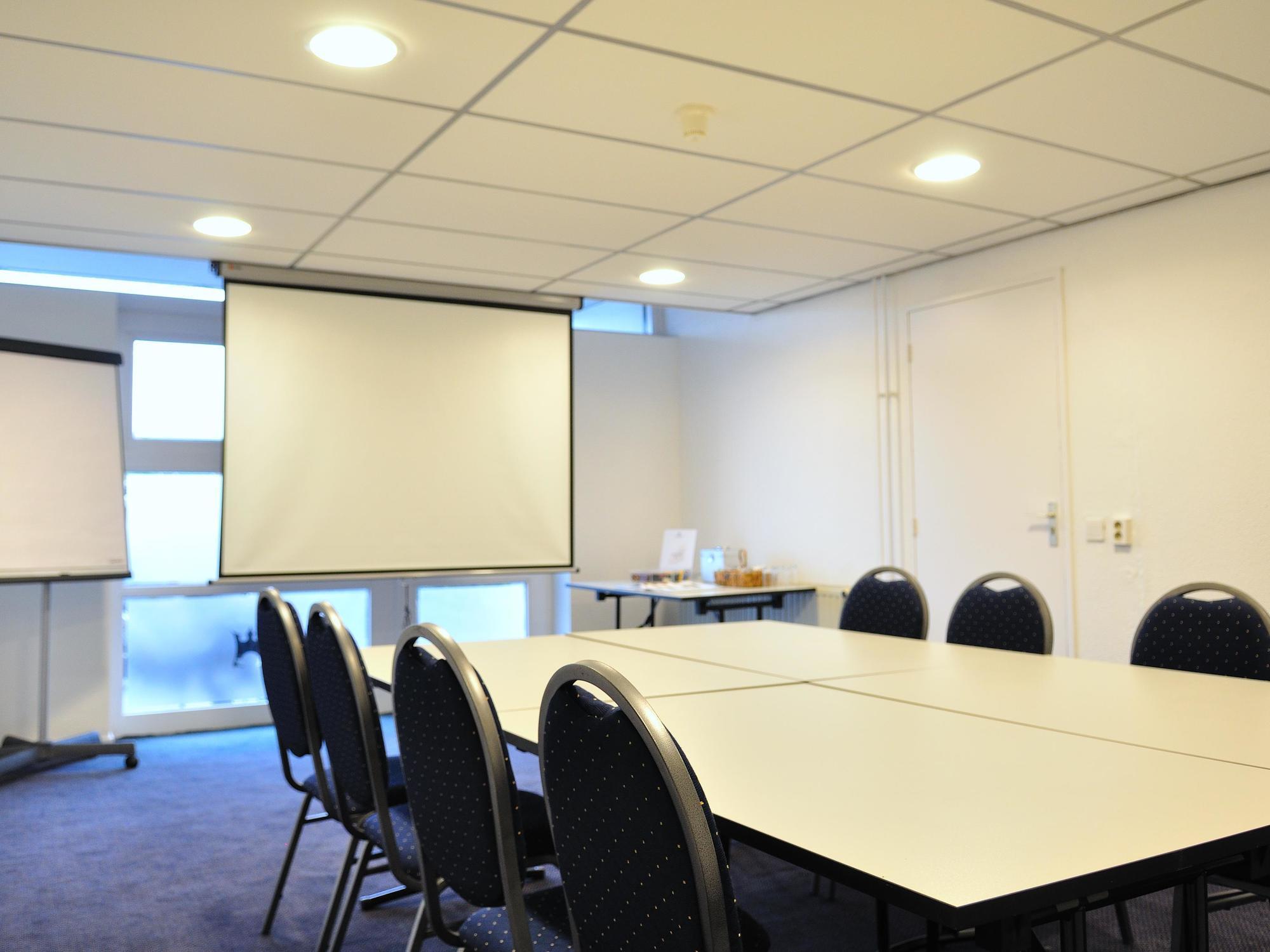 City Hotel טרנוזן מראה חיצוני תמונה
